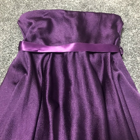 Women’s Dress - Picture 4 of 10